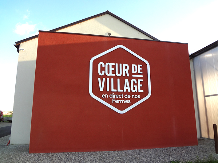 Enseigne en lettres découpées - Cœur de Village - 